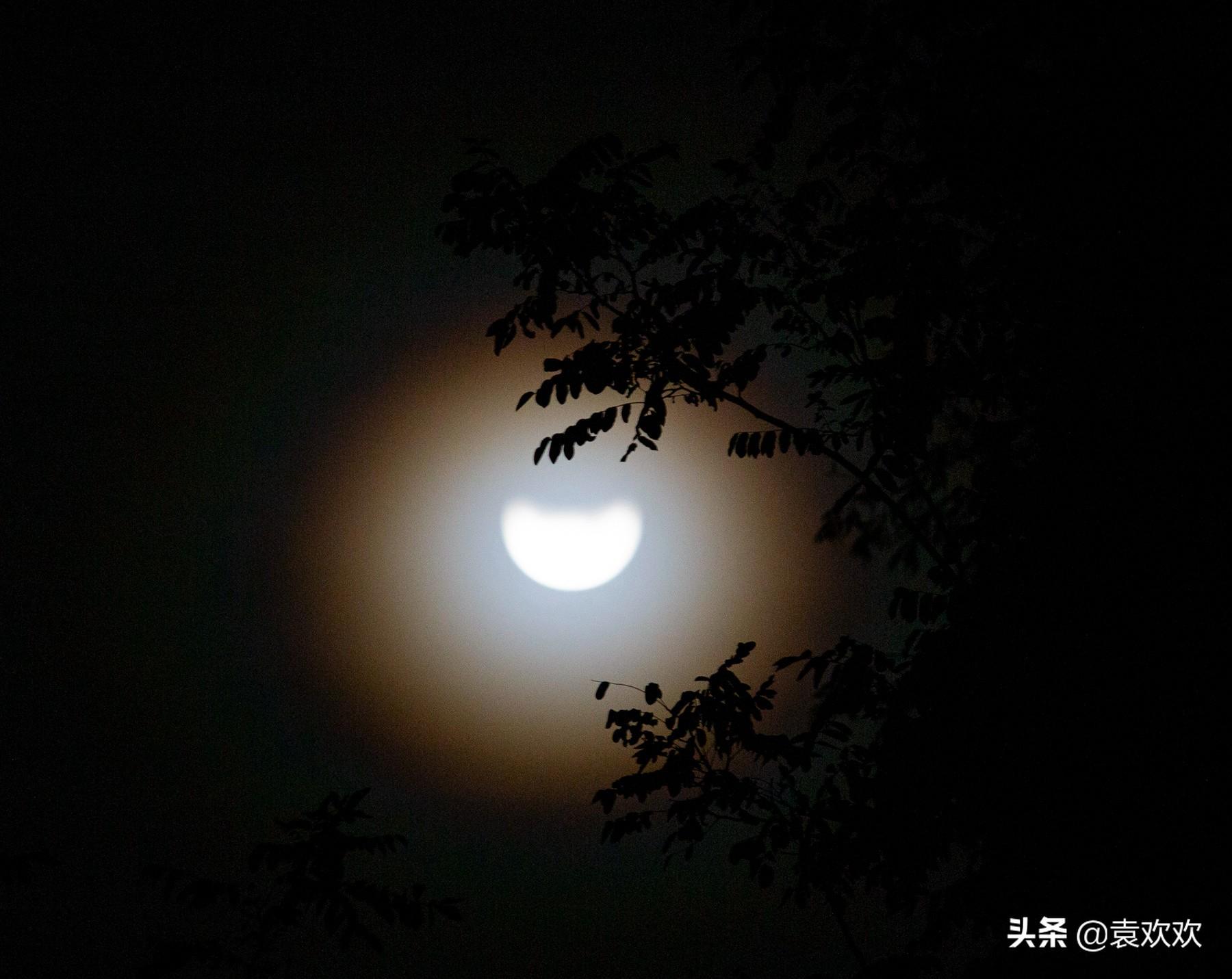 新疆多地現不明飛行物：和月亮一樣亮