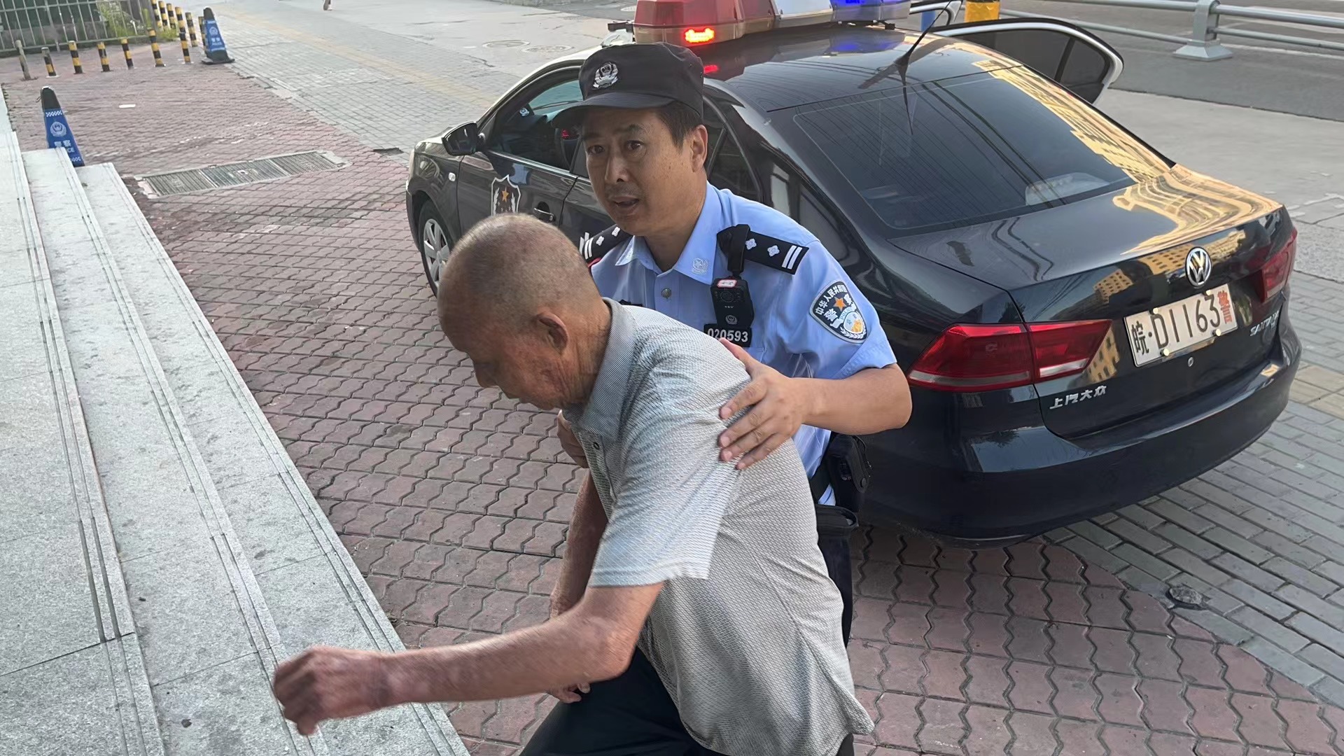 民警關心老人 一查竟是28年前命案犯