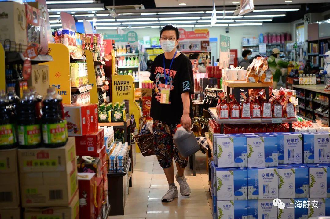 孤老去世留下房產鄰居要求分一半