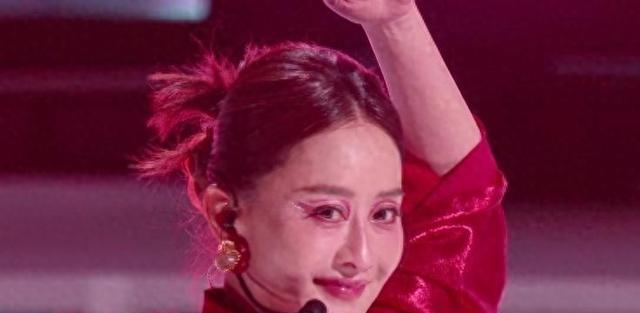 震驚！陳德容自曝《浪姐6》表演只是"跳了個大概"，網(wǎng)友炸鍋了！
