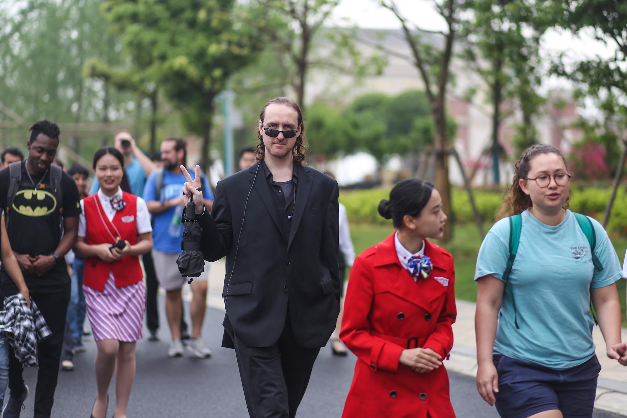 震驚！辟謠留學生強闖安檢真相曝光，背后竟隱藏這些細節(jié)！