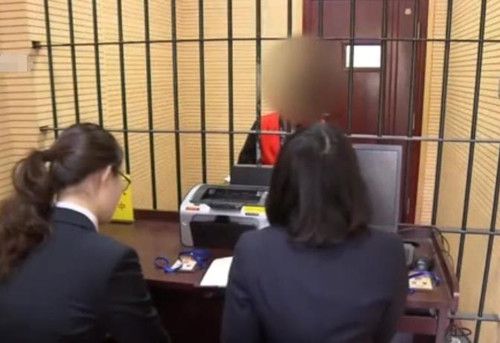 震驚！女子家中被捅10刀身亡案件將開庭，兇手身份成謎！
